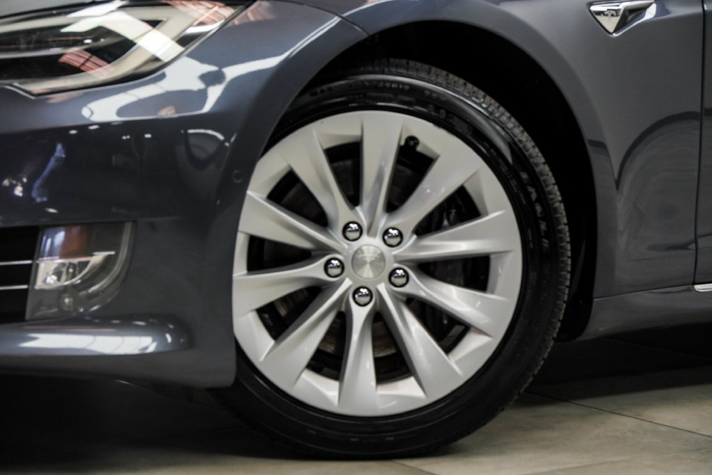 Used 2020 Tesla Model S Long Range Plus AWD/4WD image 4