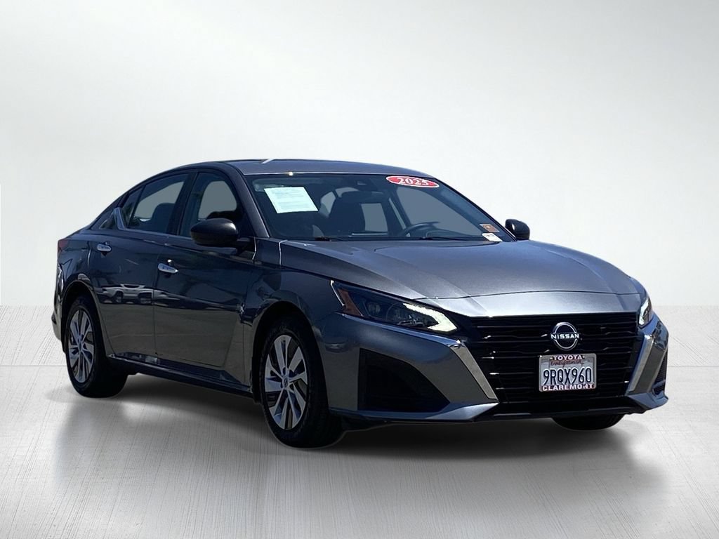 Used 2025 Nissan Altima 2.5 S FWD image 12