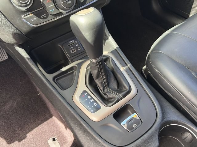 Used 2016 Jeep Cherokee Limited FWD image 29