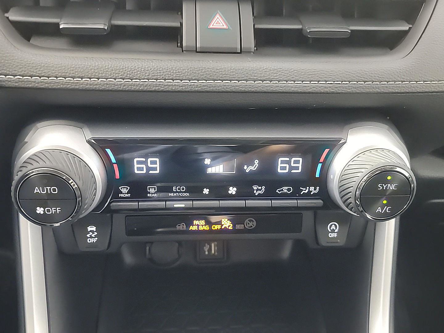 Used 2024 Toyota RAV4 XLE image 30