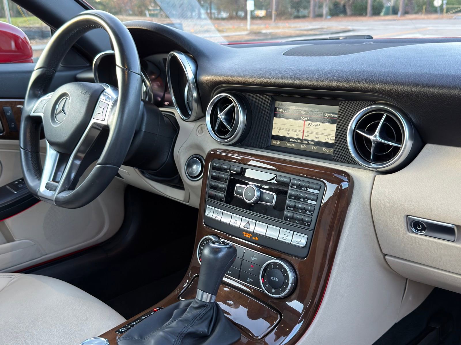 Used 2015 Mercedes-Benz SLK 250 image 13