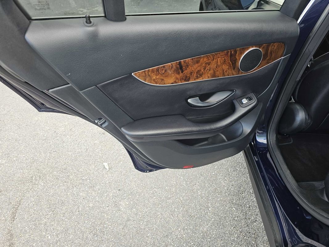 Used 2019 Mercedes-Benz GLC 350e 4MATIC image 10