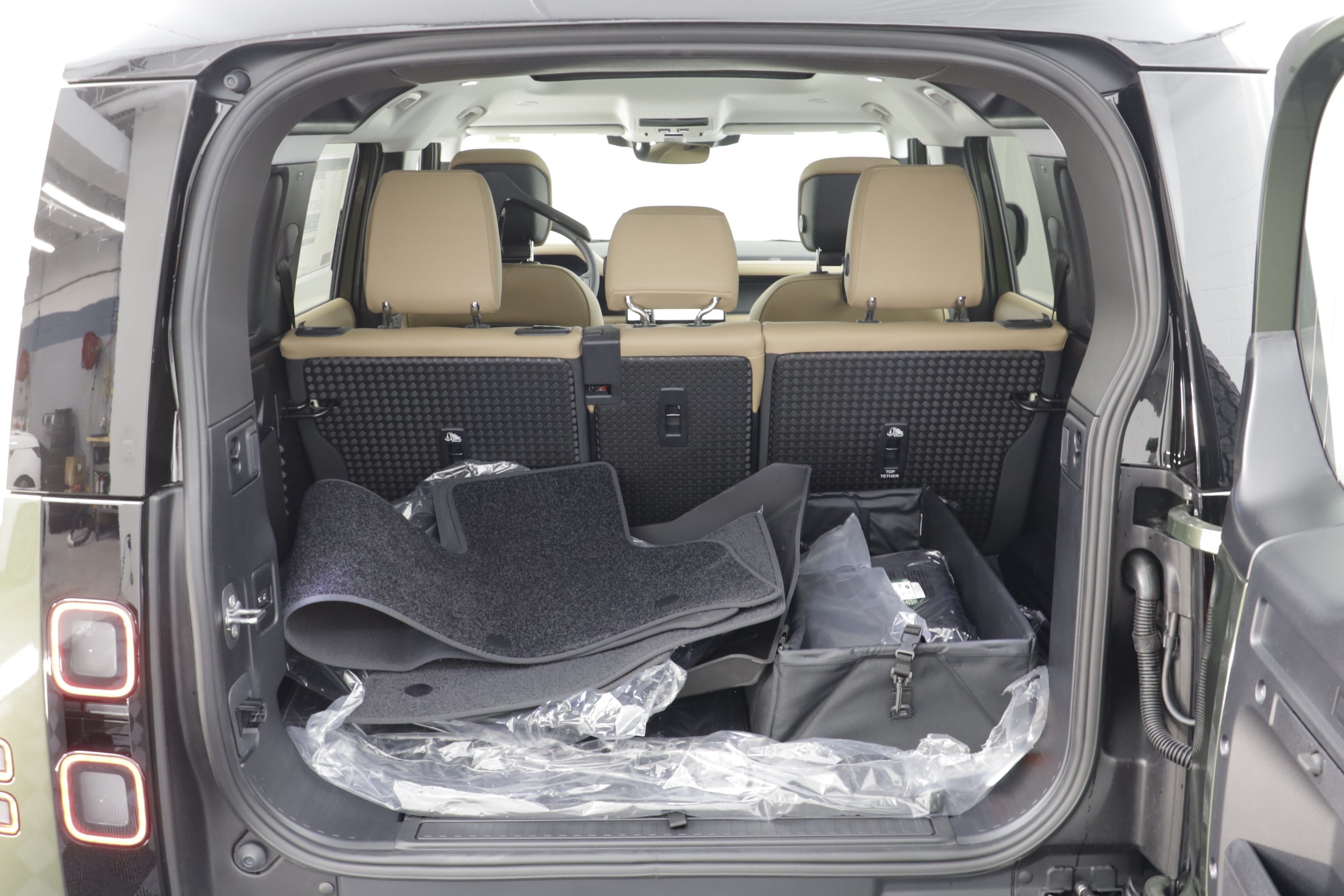 New 2026 Land Rover Defender 110 S AWD/4WD image 19