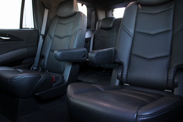 Used 2016 Cadillac Escalade Platinum image 18