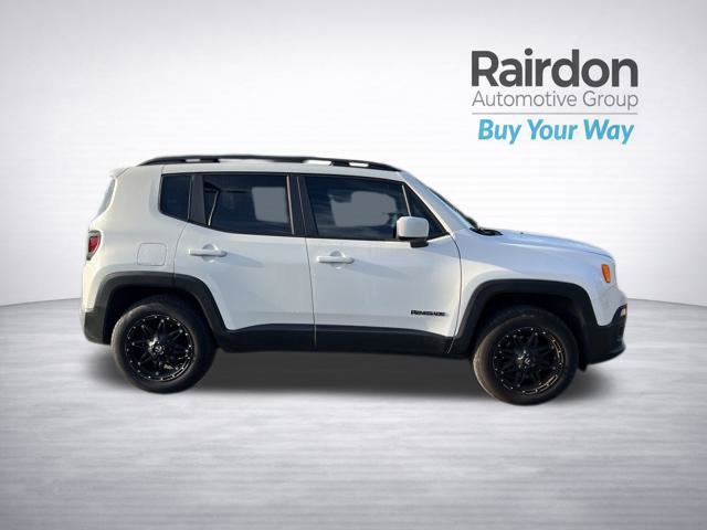 Used 2017 Jeep Renegade Latitude AWD/4WD image 8
