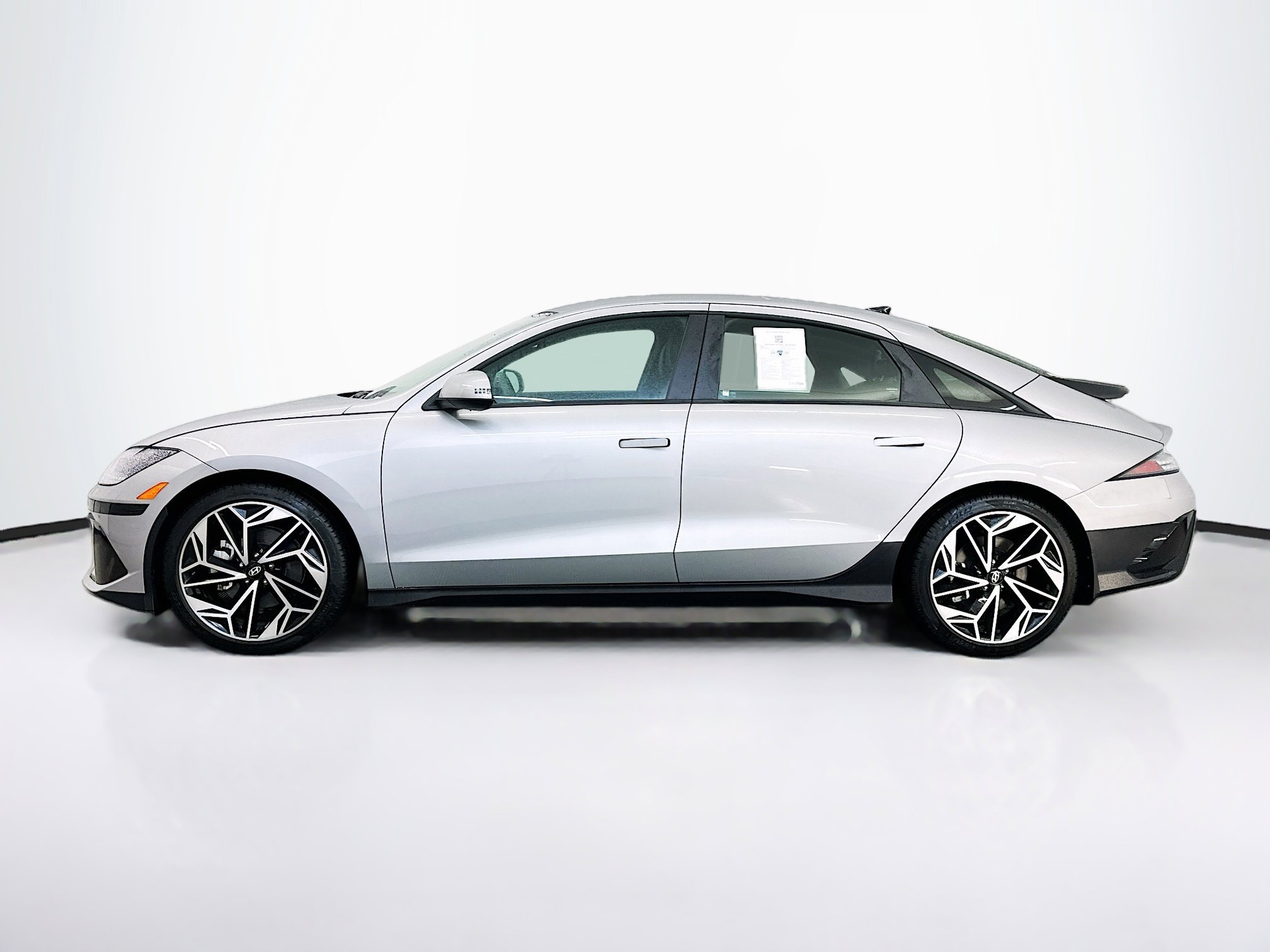 Used 2024 Hyundai Ioniq 6 SEL AWD/4WD image 4
