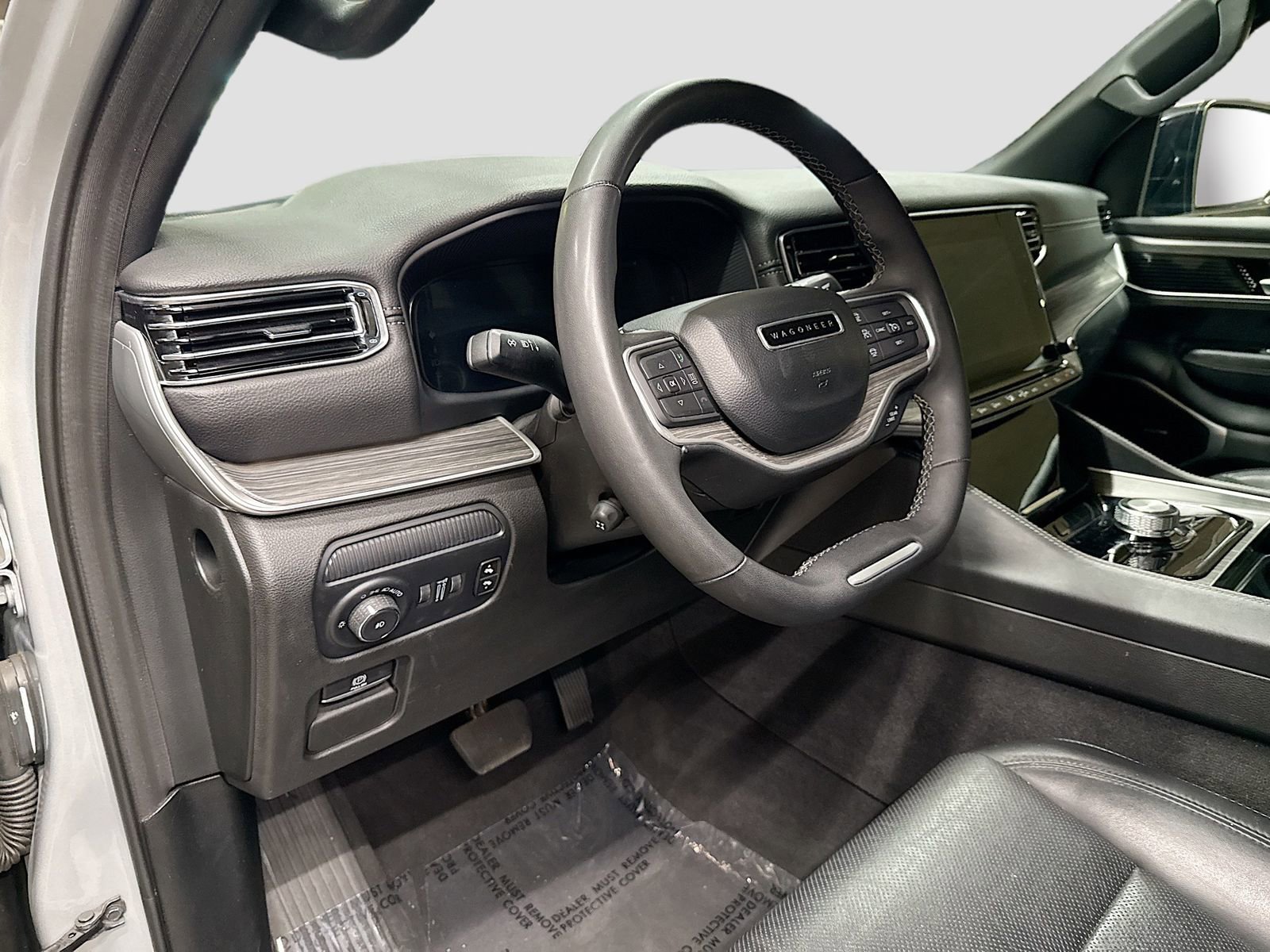 Used 2024 Jeep Wagoneer Series II image 10