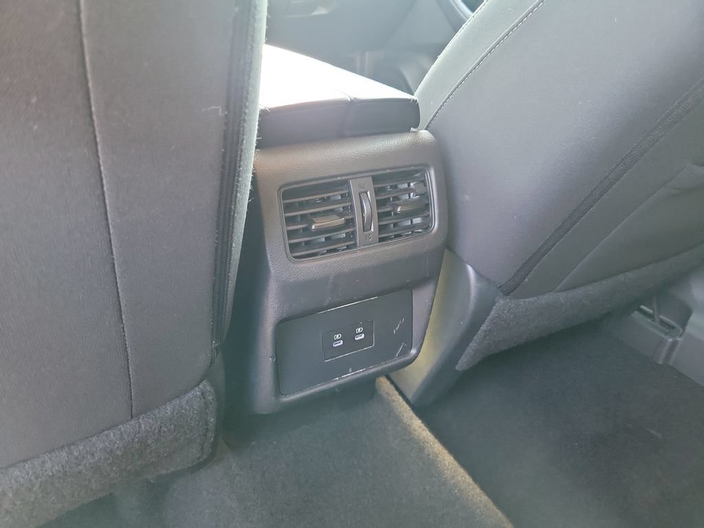 Used 2024 Nissan Rogue SV AWD/4WD image 13