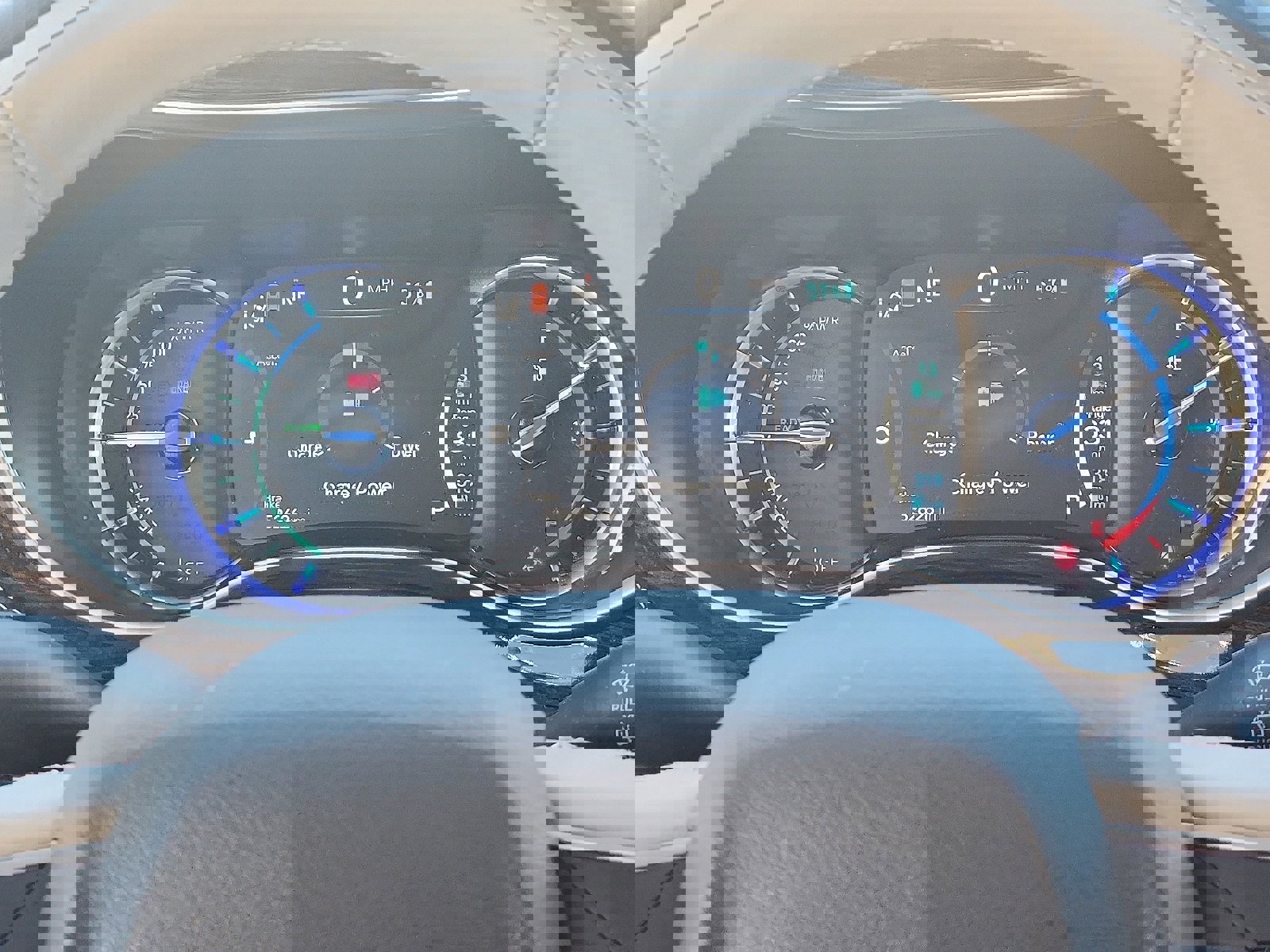 Used 2021 Chrysler Pacifica Limited w/ Uconnect Theater Family Group image 14