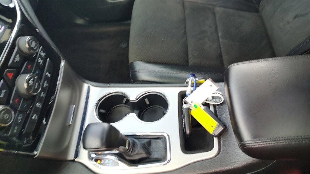 Used 2019 Jeep Grand Cherokee Altitude image 21