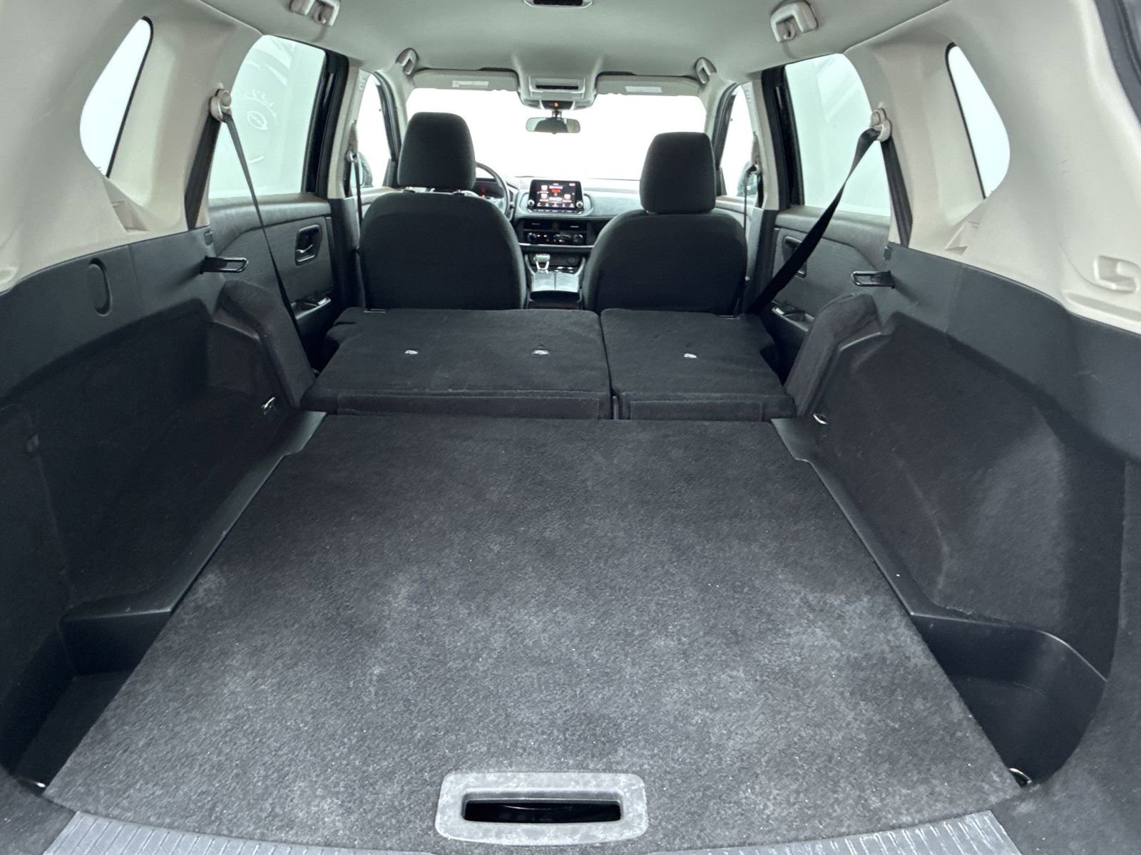 Used 2023 Nissan Rogue S image 40