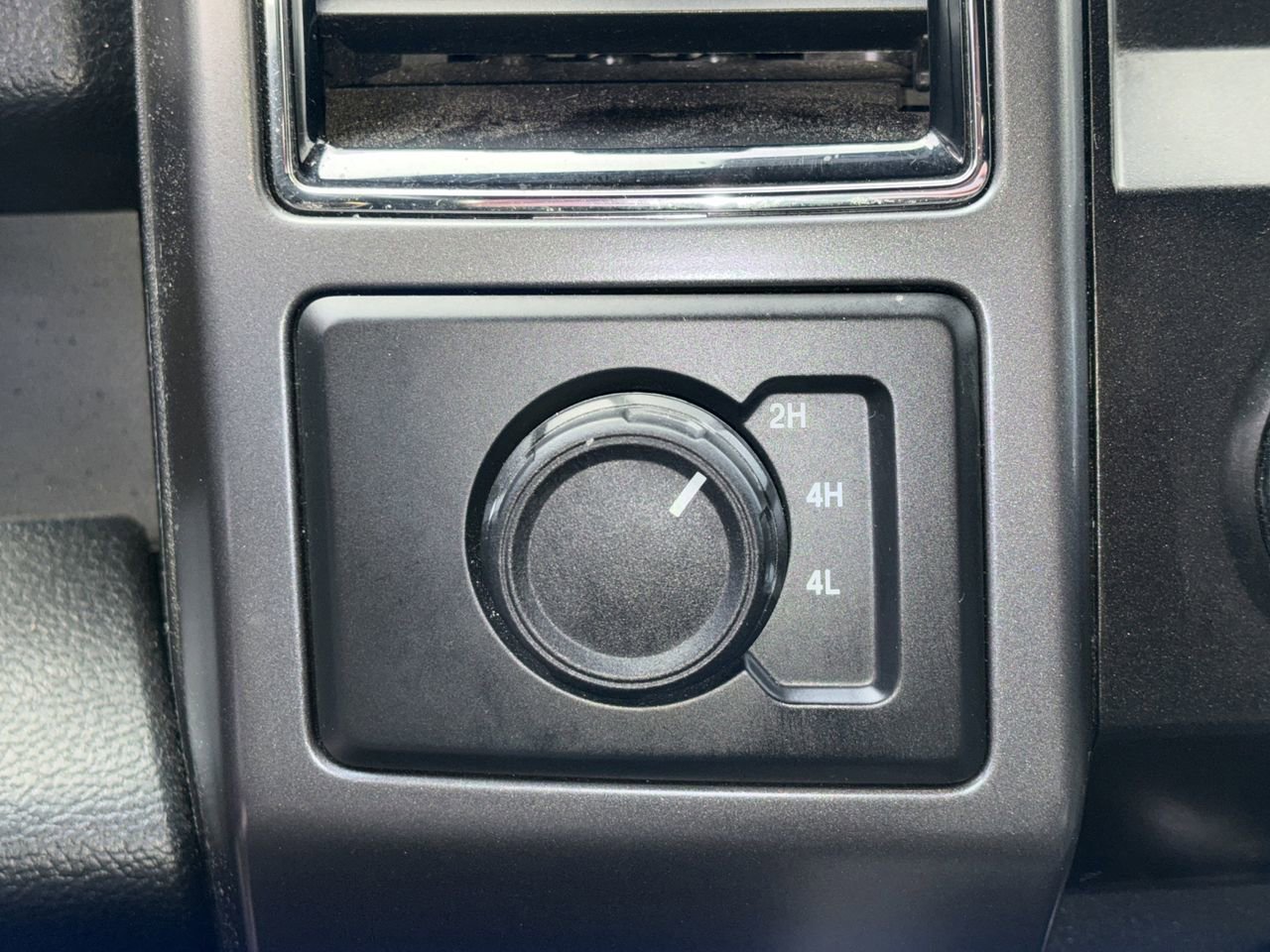 Used 2020 Ford F150 XLT w/ Equipment Group 302A Luxury image 16