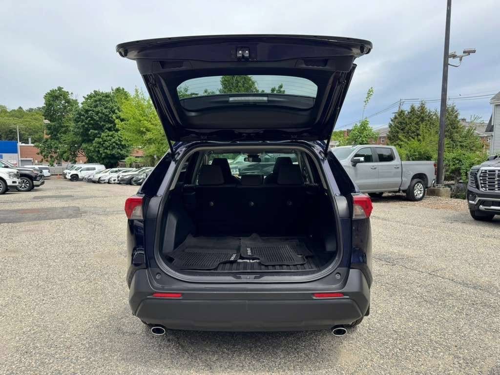 Used 2019 Toyota RAV4 XLE w/ All Weather Liner Package AWD/4WD image 6