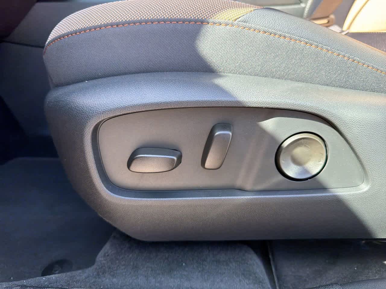 New 2026 Chevrolet Equinox ACTIV w/ Convenience Package III FWD image 18