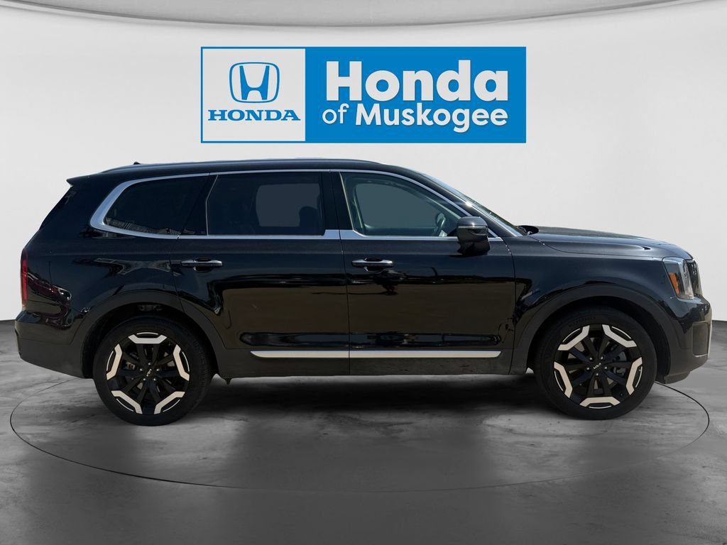 Used 2025 Kia Telluride S FWD image 4