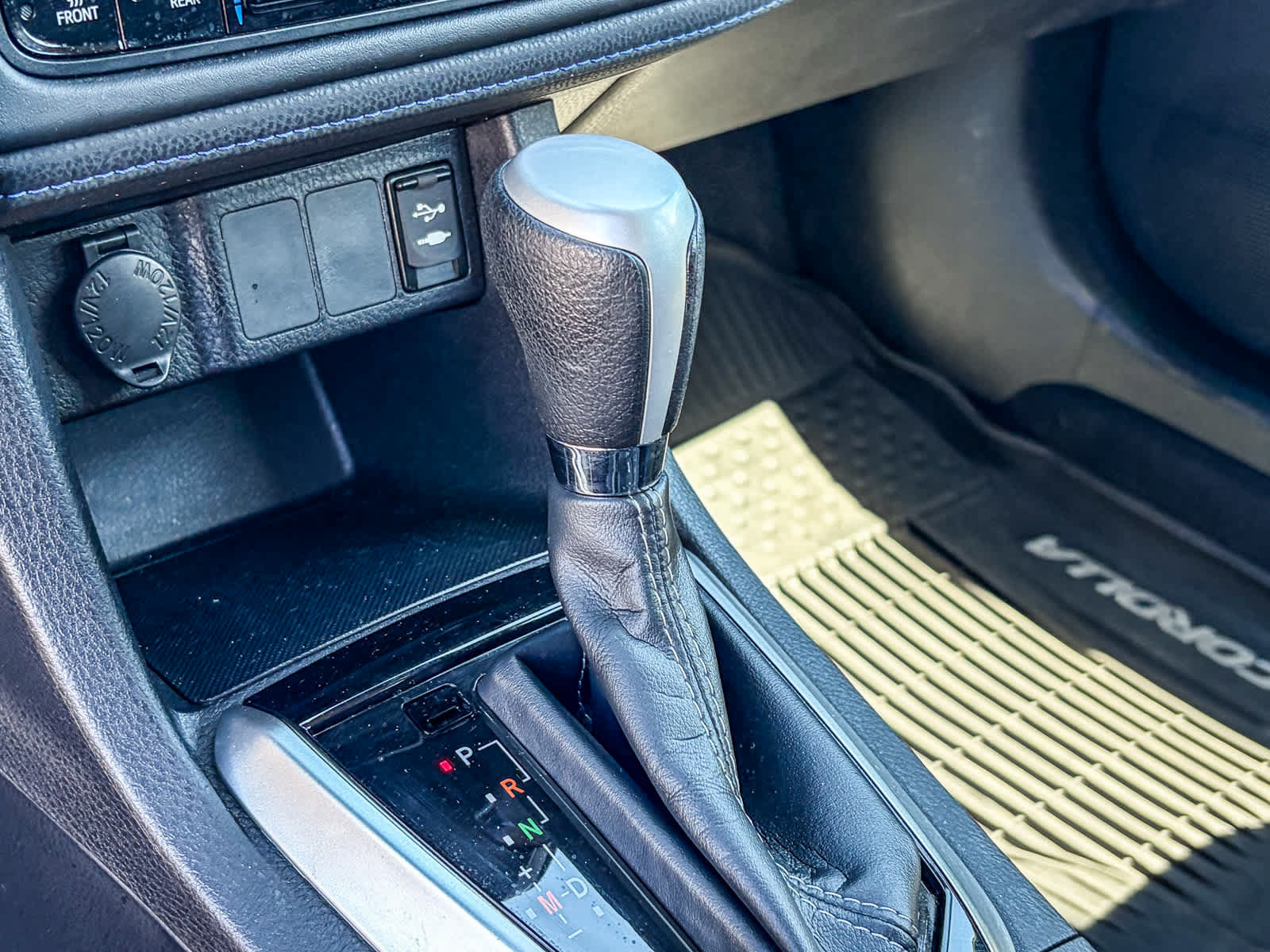 Used 2019 Toyota Corolla SE FWD image 18
