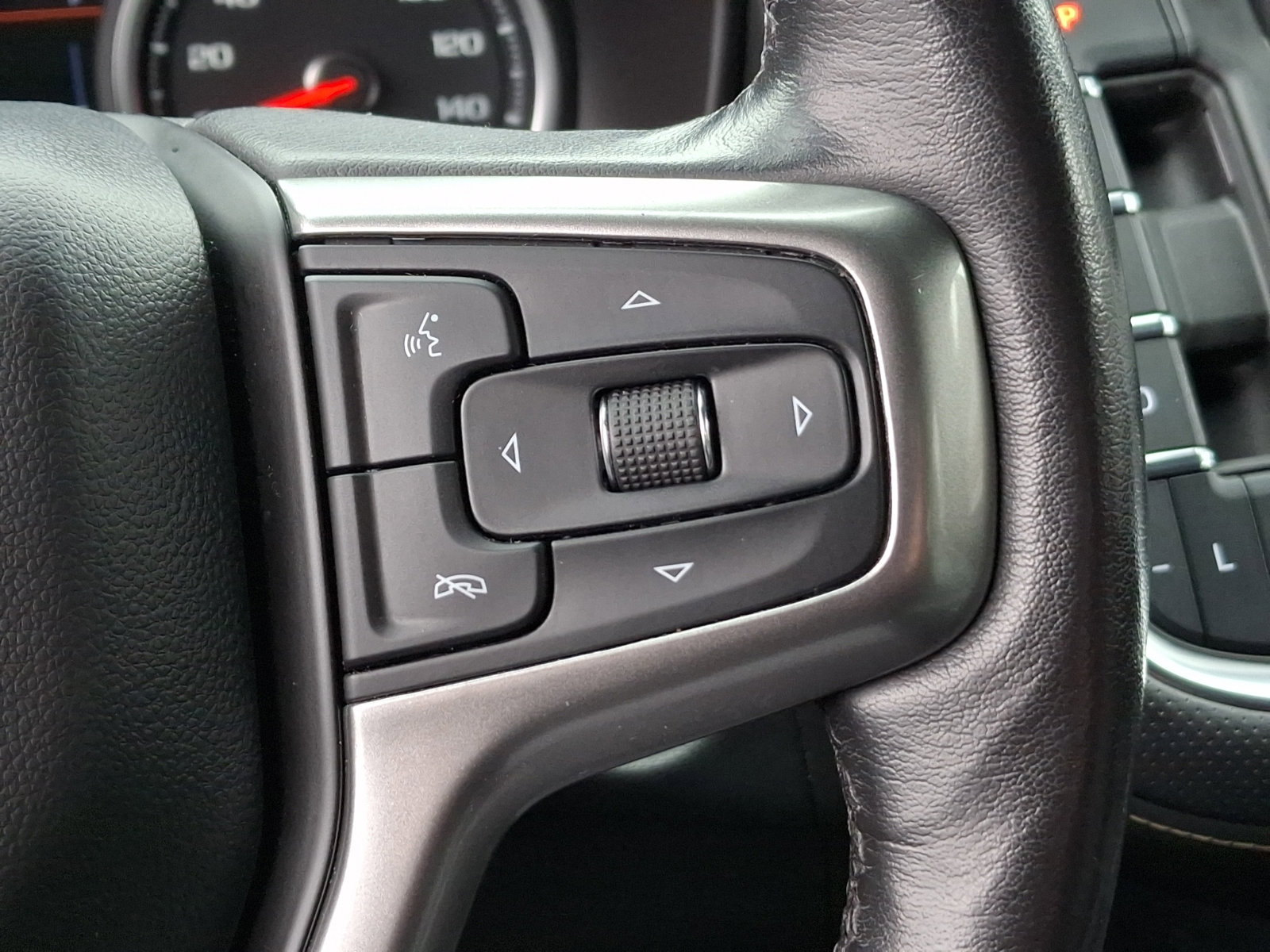 Used 2021 Chevrolet Suburban Premier image 23