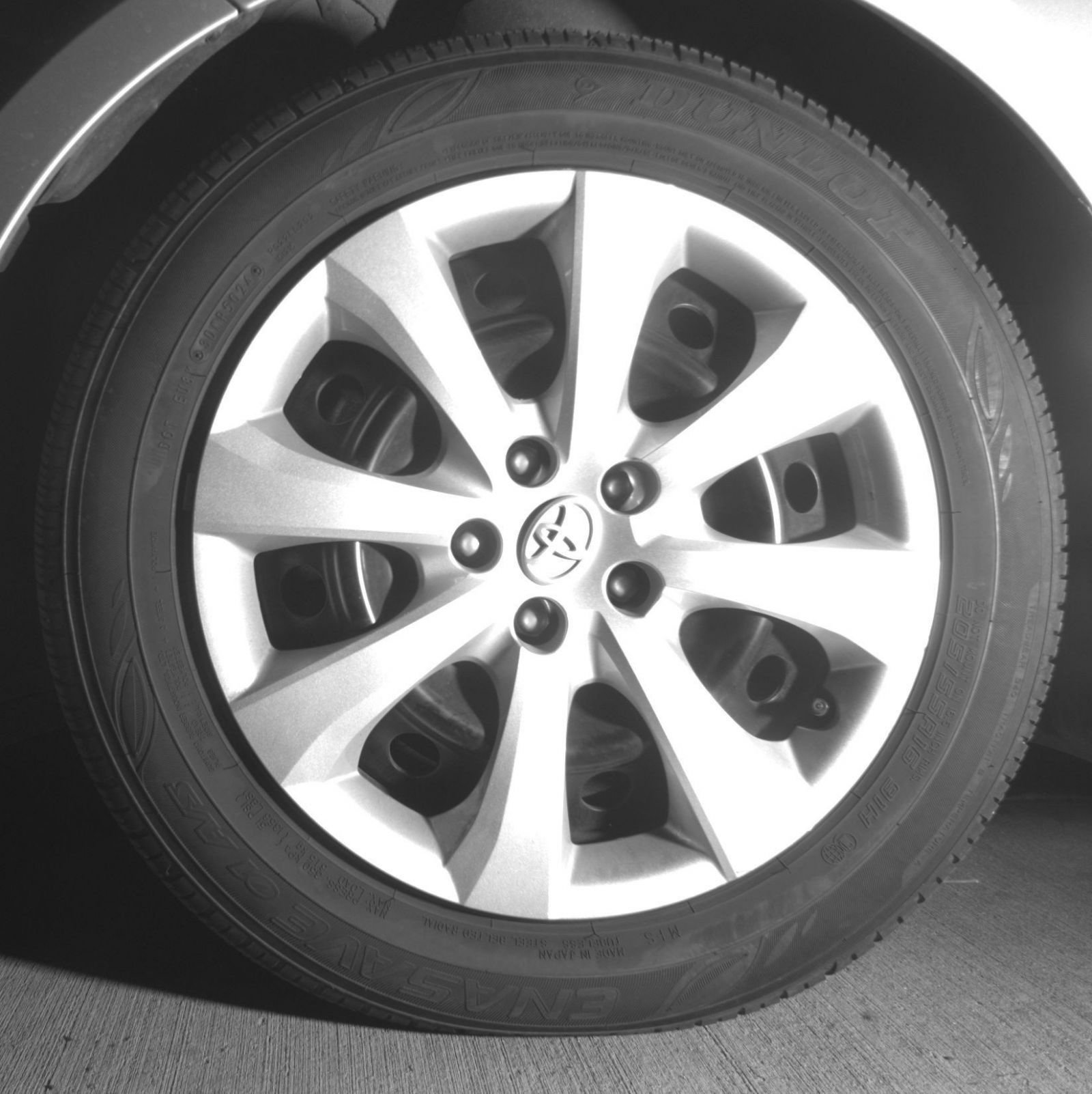 Used 2025 Toyota Corolla LE FWD image 13