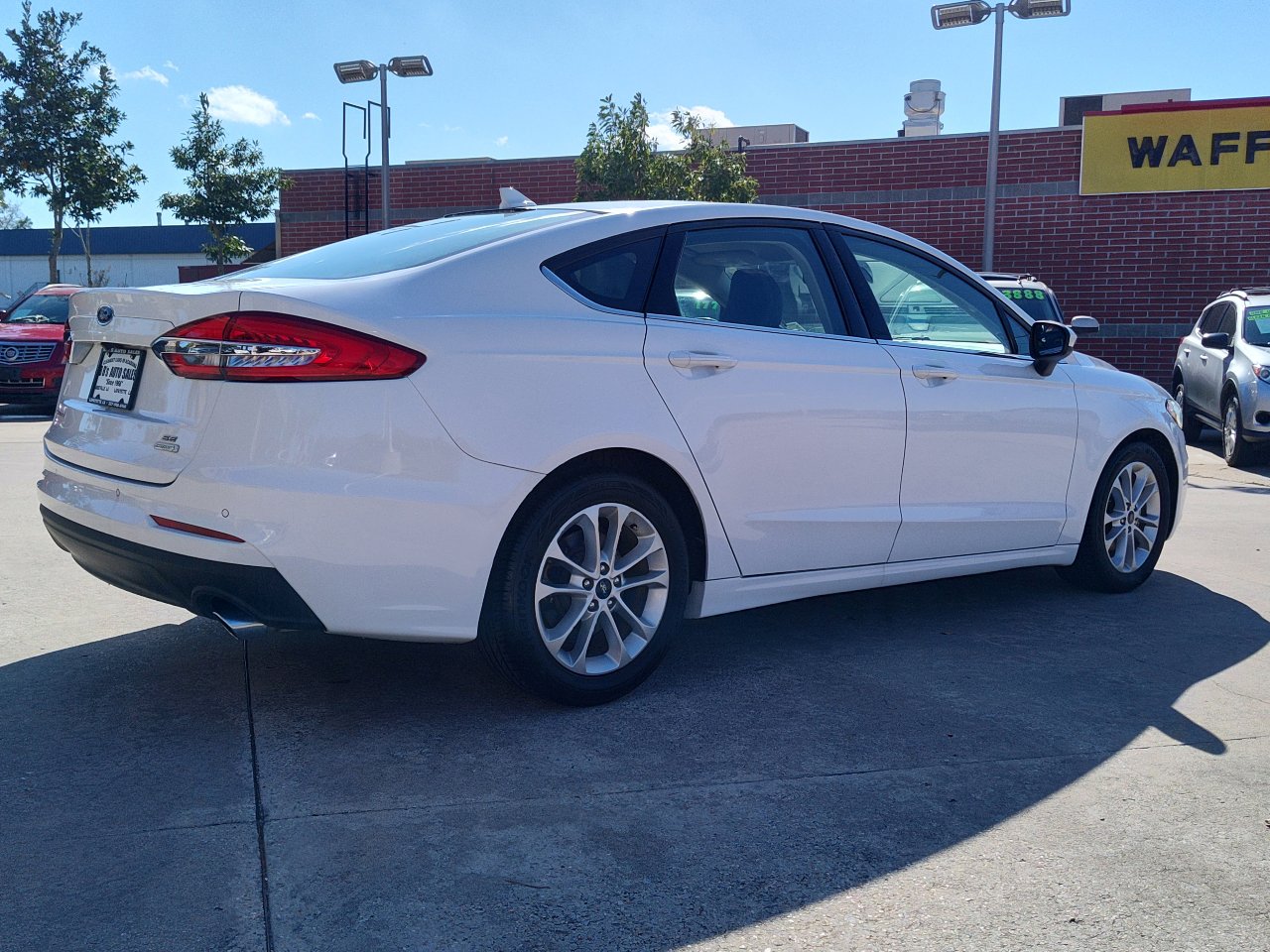 Used 2019 Ford Fusion SE image 7