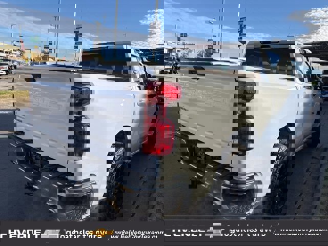 Used 2022 Chevrolet Silverado 1500 LT w/ Z71 Off-Road Package image 9