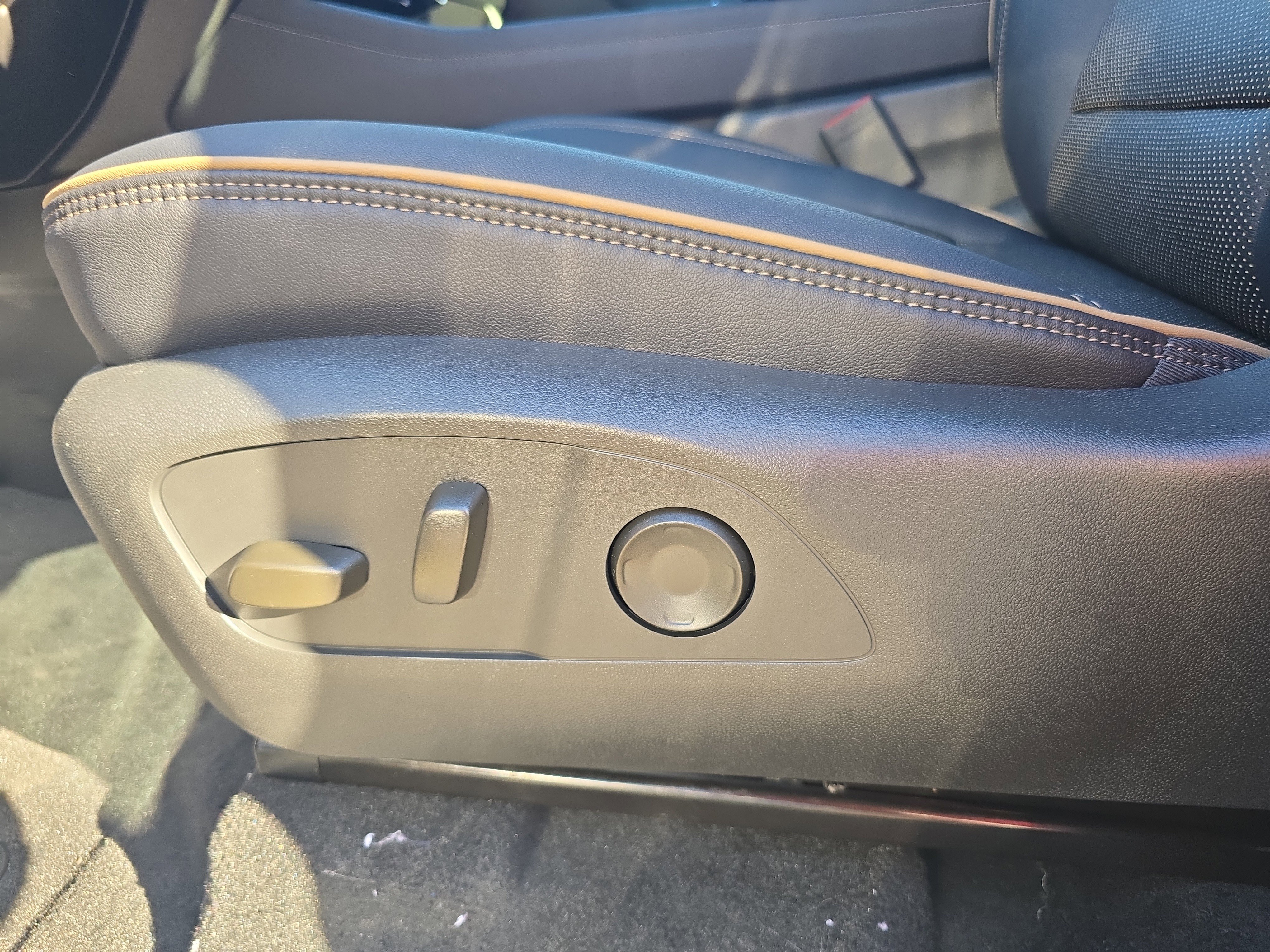 New 2026 Chevrolet Traverse High Country w/ LPO, Floor Liner Package image 13