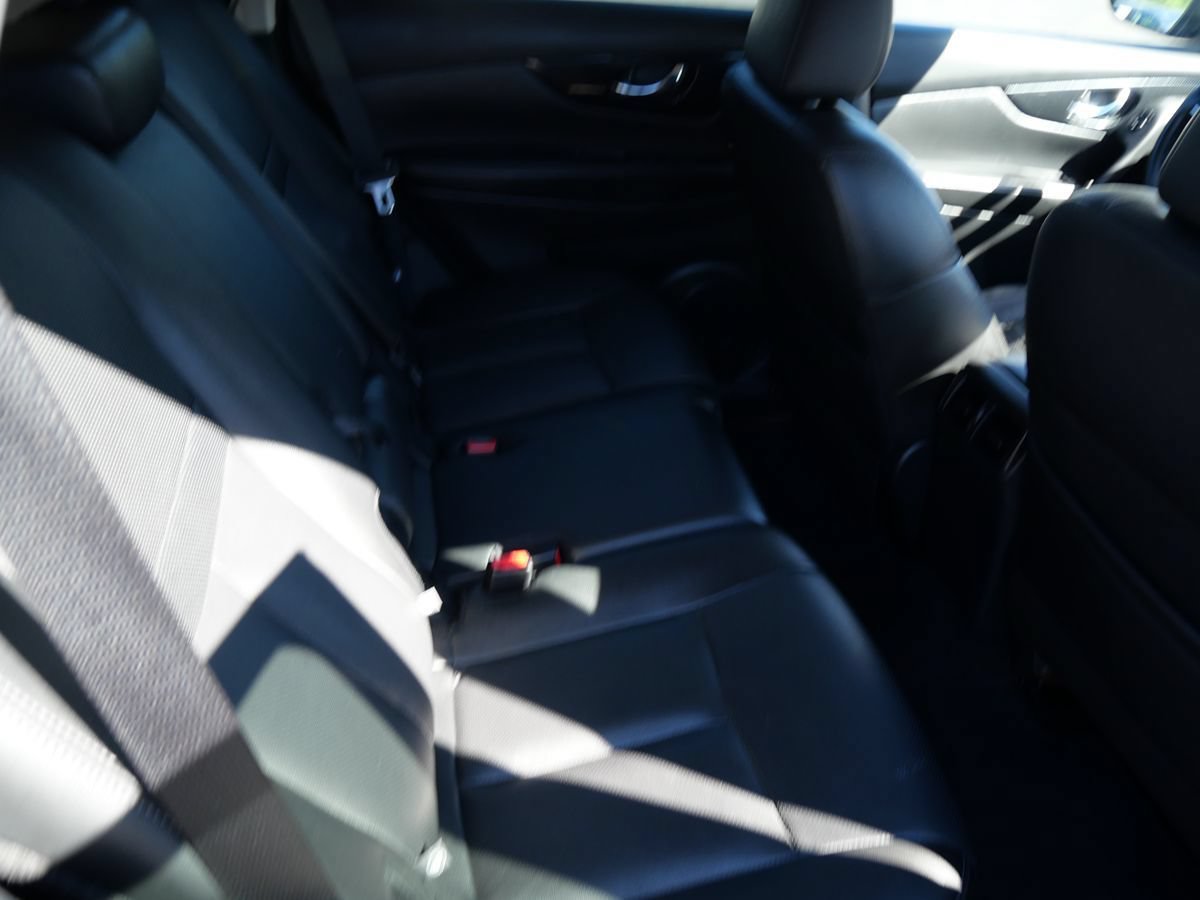 Used 2019 Nissan Rogue SL AWD/4WD image 22