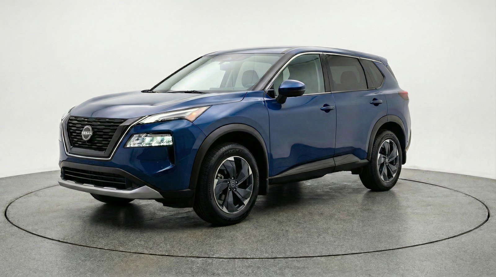 Used 2025 Nissan Rogue SV AWD/4WD image 3