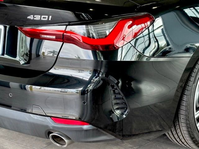 Used 2023 BMW 430i Convertible w/ Premium Package image 10