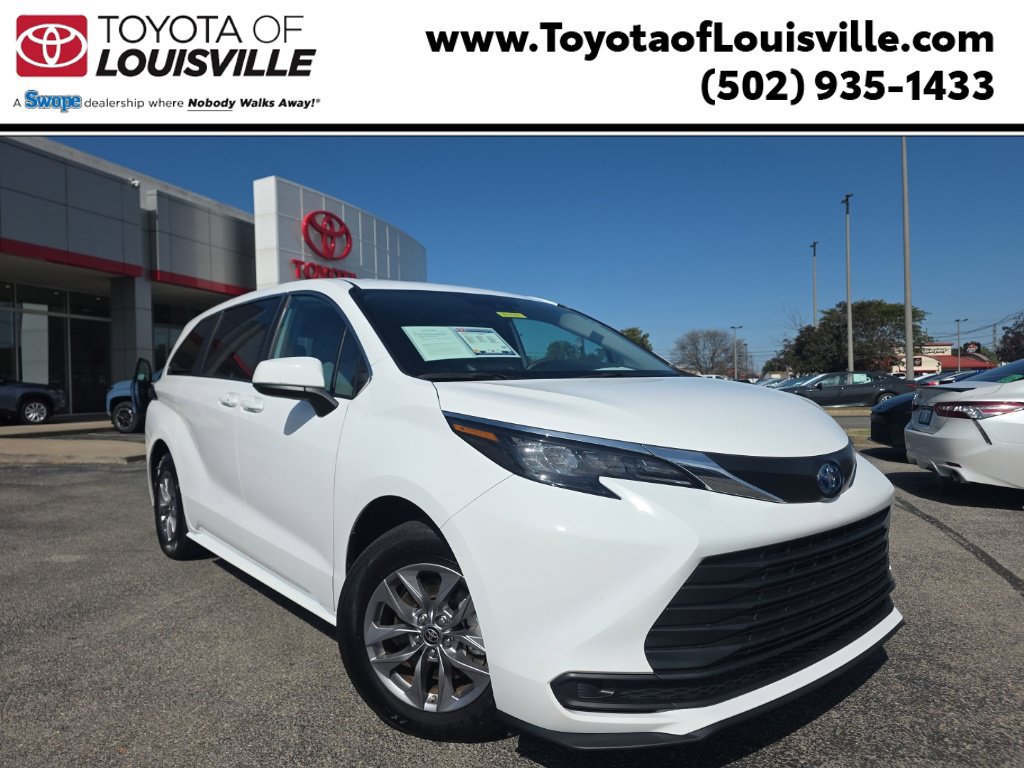 Certified 2025 Toyota Sienna LE FWD image 1