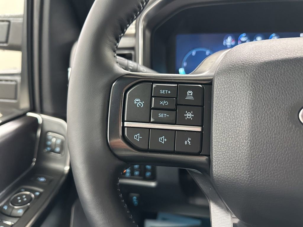 New 2026 Ford F350 Platinum w/ FX4 Off-Road Package image 32