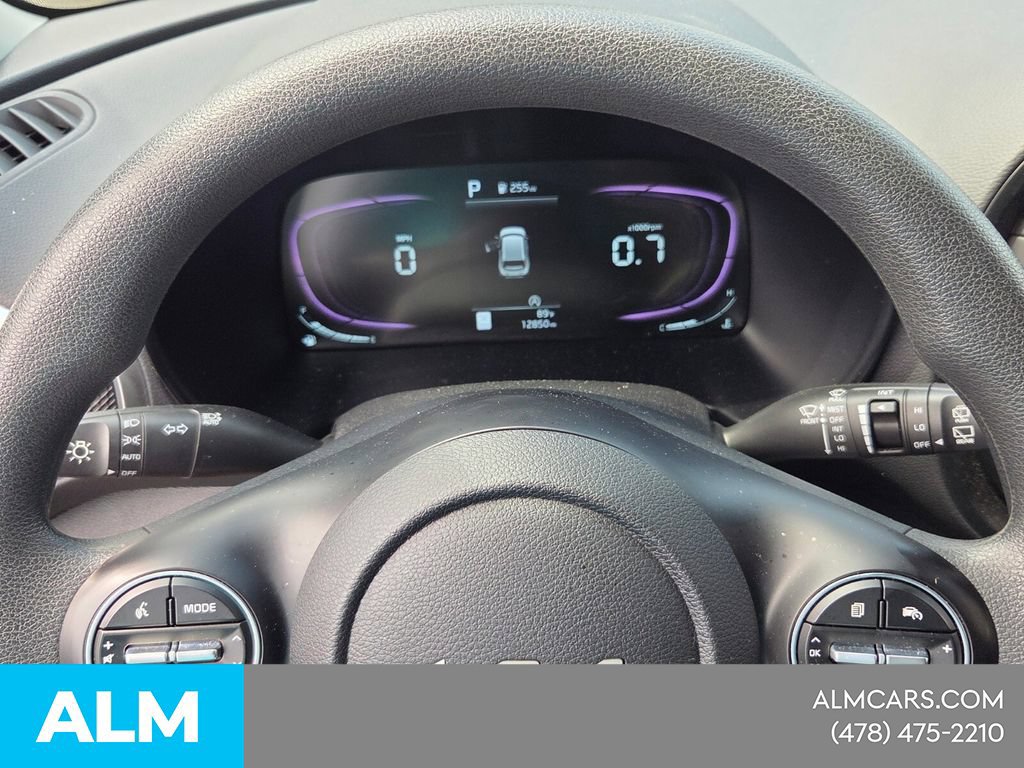 Used 2025 Kia Soul LX w/ LX Technology Package FWD image 21