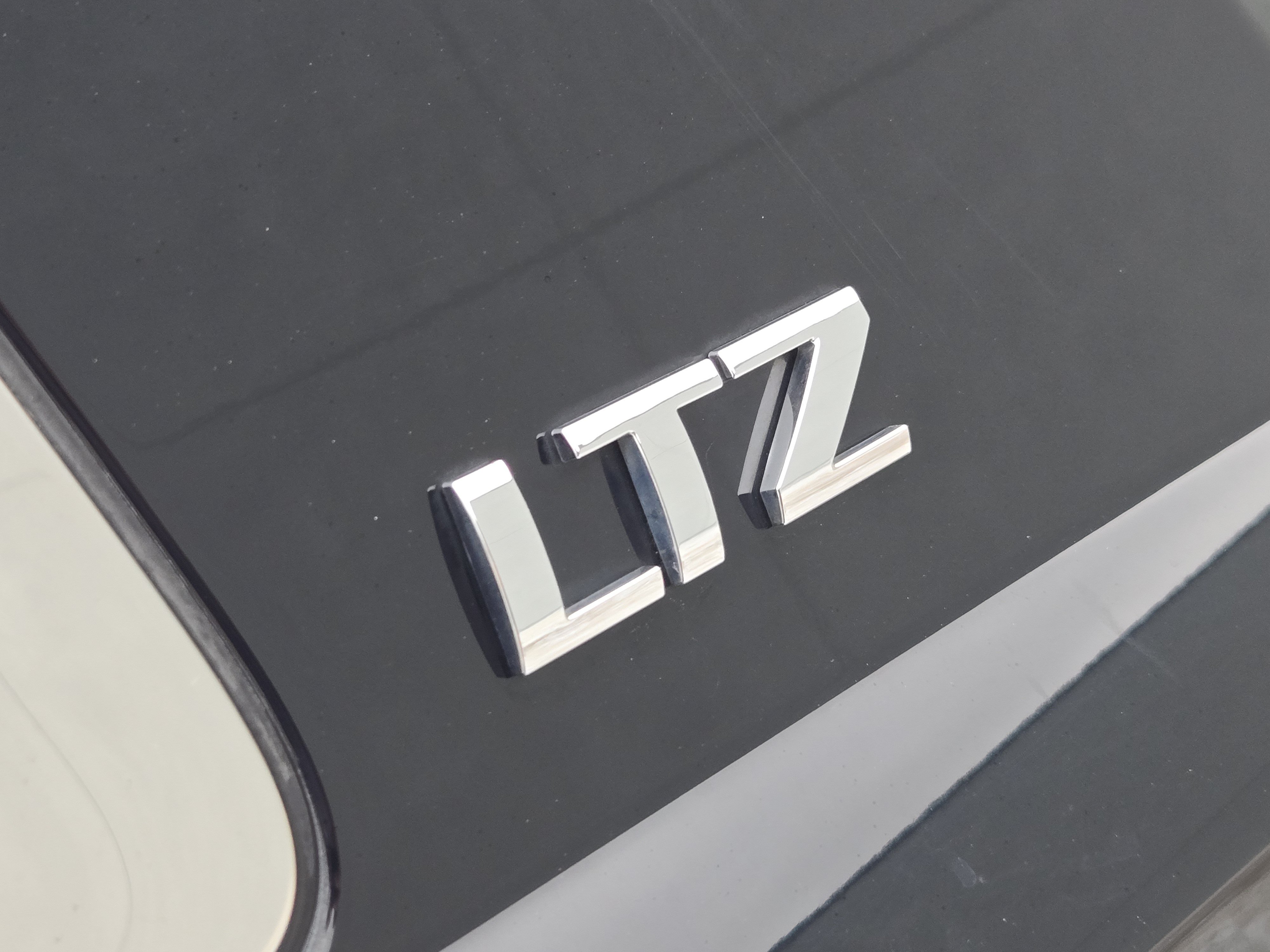 Used 2015 Chevrolet Tahoe LTZ AWD/4WD image 12