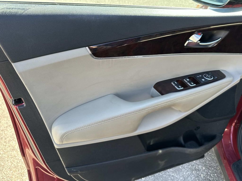 Used 2017 Kia Sorento LX image 22