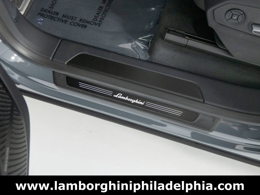 Used 2024 Lamborghini Urus S AWD/4WD image 15