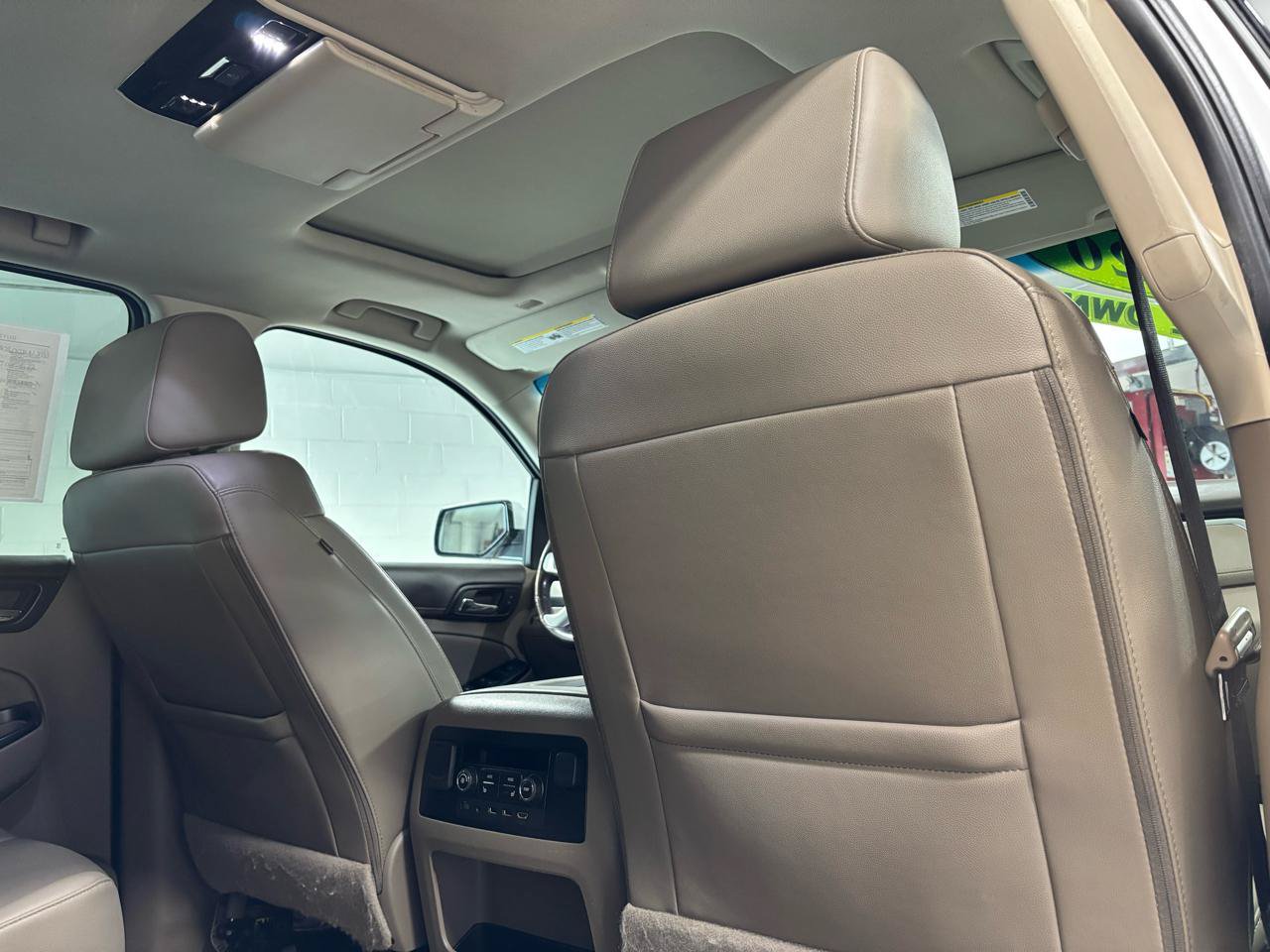 Used 2020 GMC Yukon XL SLT w/ Open Road Package AWD/4WD image 16