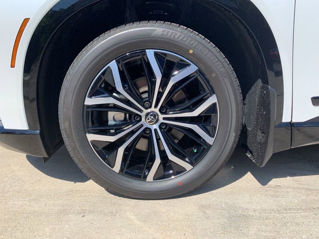 New 2025 Toyota Crown Signia image 31