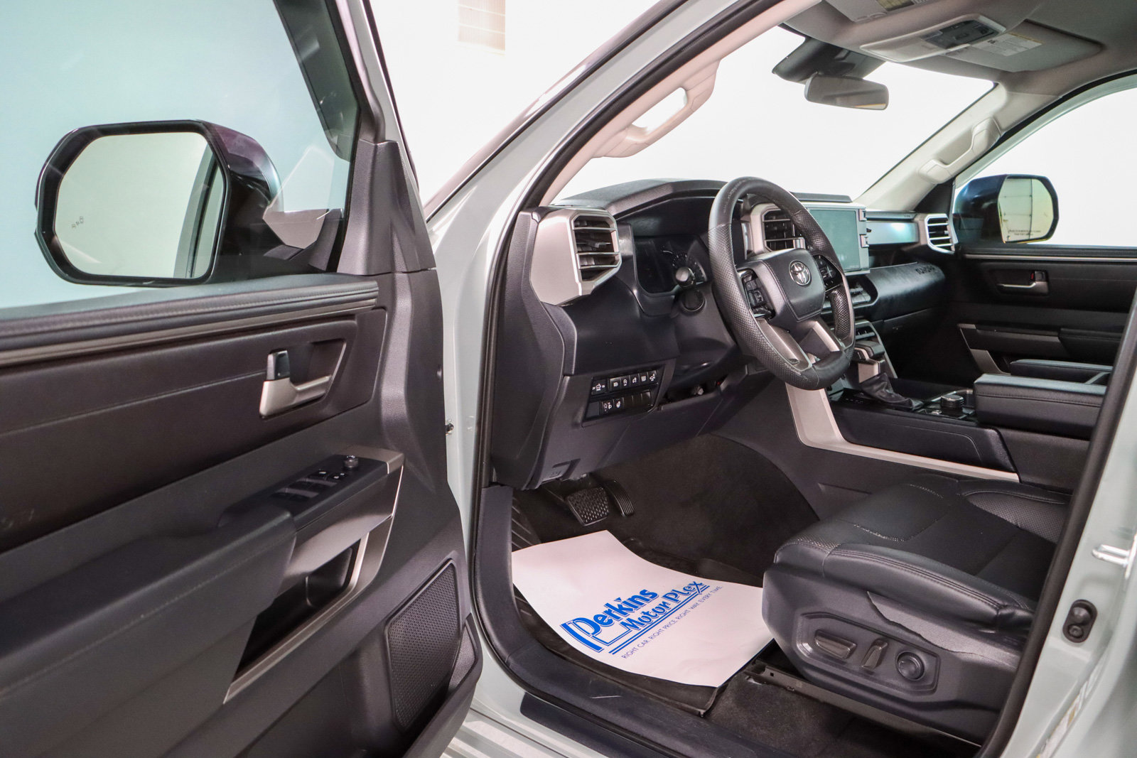 Used 2024 Toyota Tundra SR5 w/ SR5 Premium Package image 4