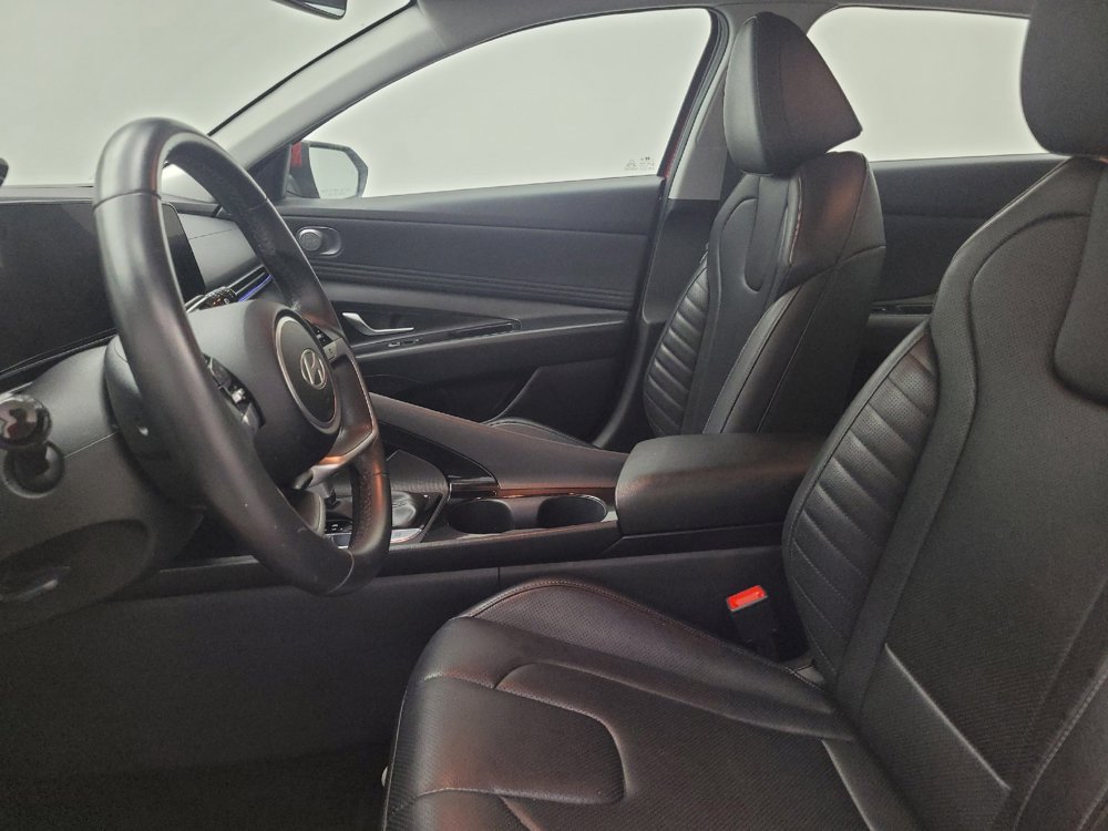 Used 2025 Hyundai Elantra Limited FWD image 17