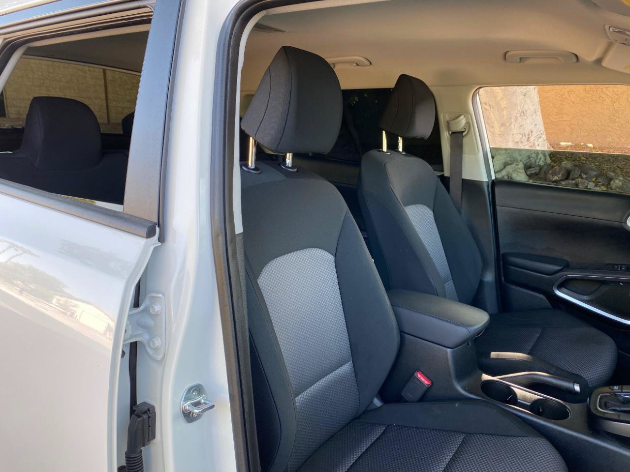 Used 2025 Kia Soul LX w/ LX Technology Package FWD image 46