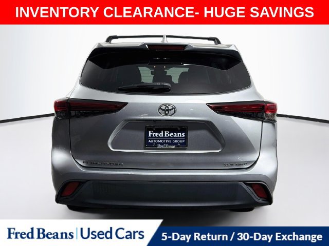 Used 2022 Toyota Highlander XLE AWD/4WD image 8