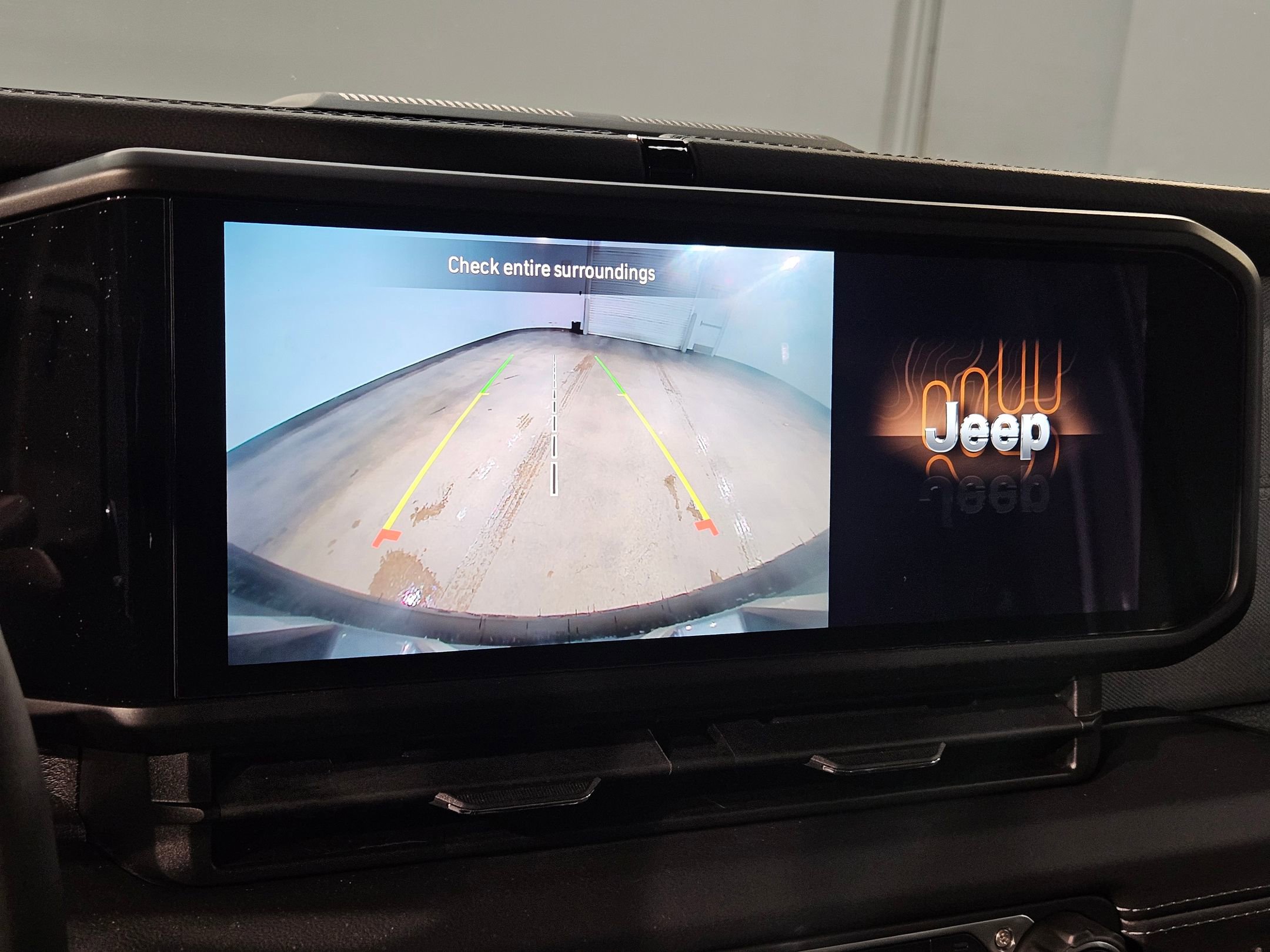 Used 2024 Jeep Wrangler Sahara image 30