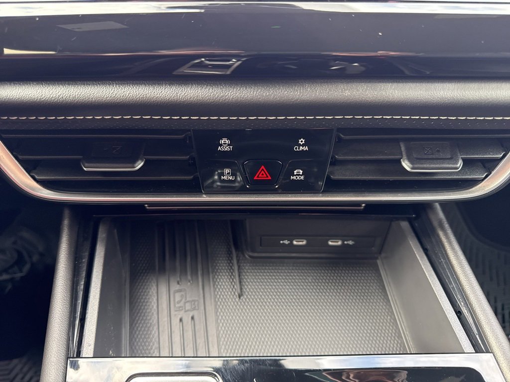 Certified 2025 Volkswagen Atlas Cross Sport SEL R-Line image 21