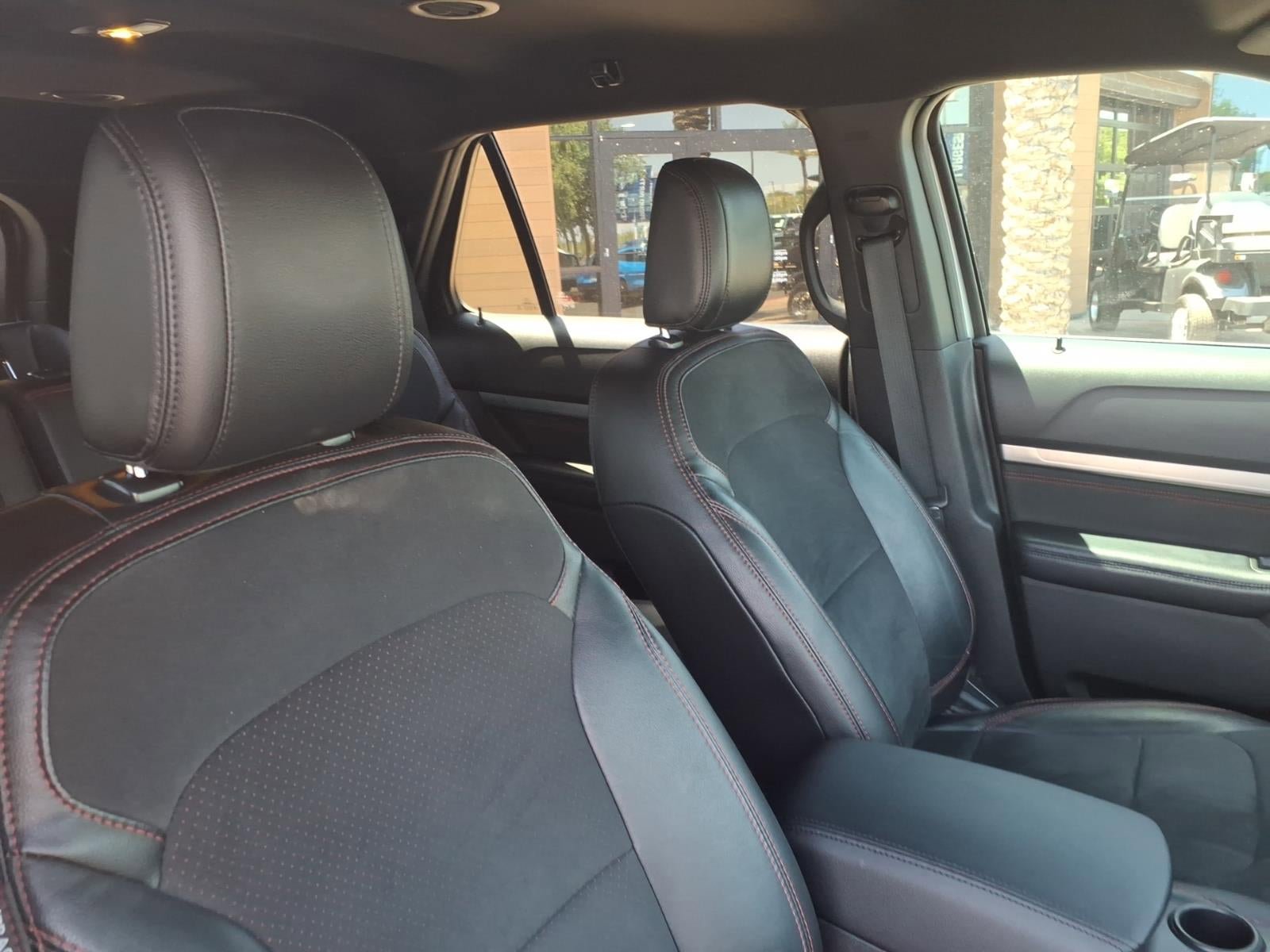 Used 2018 Ford Explorer XLT w/ Equipment Group 202A FWD image 12