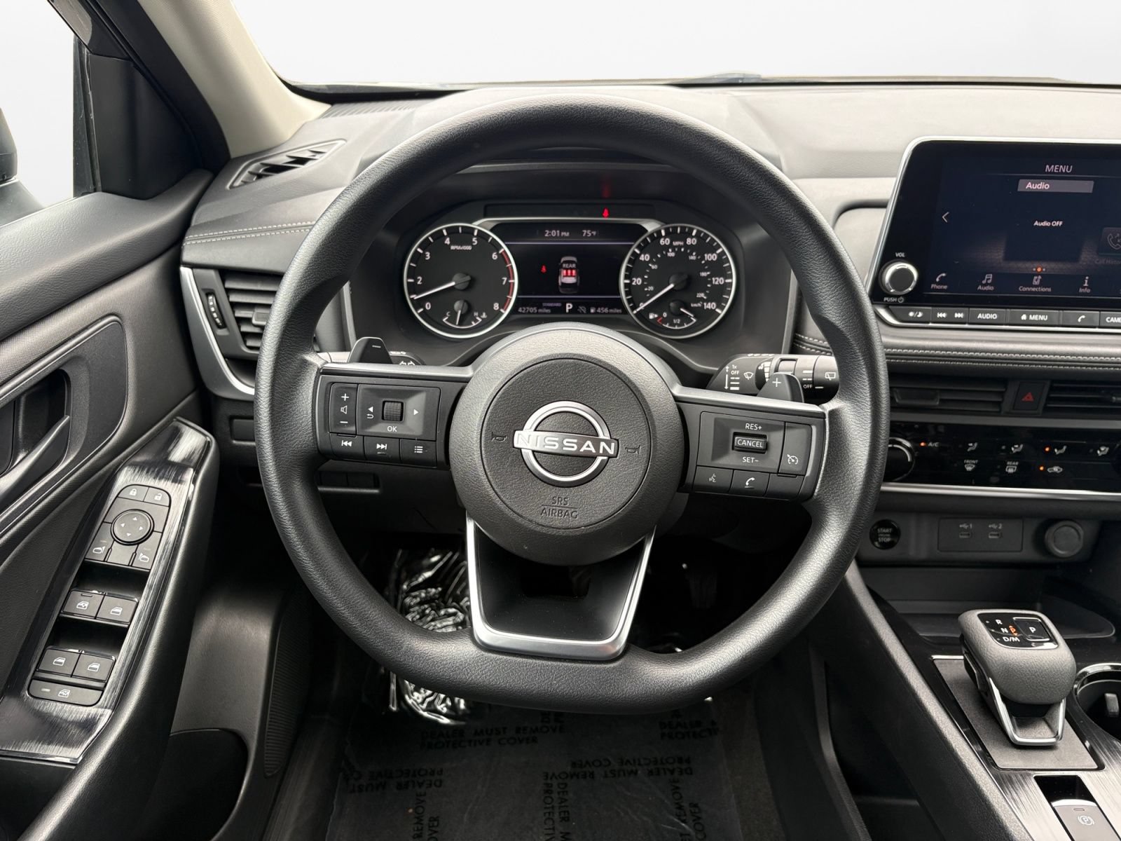Used 2024 Nissan Rogue S FWD image 14