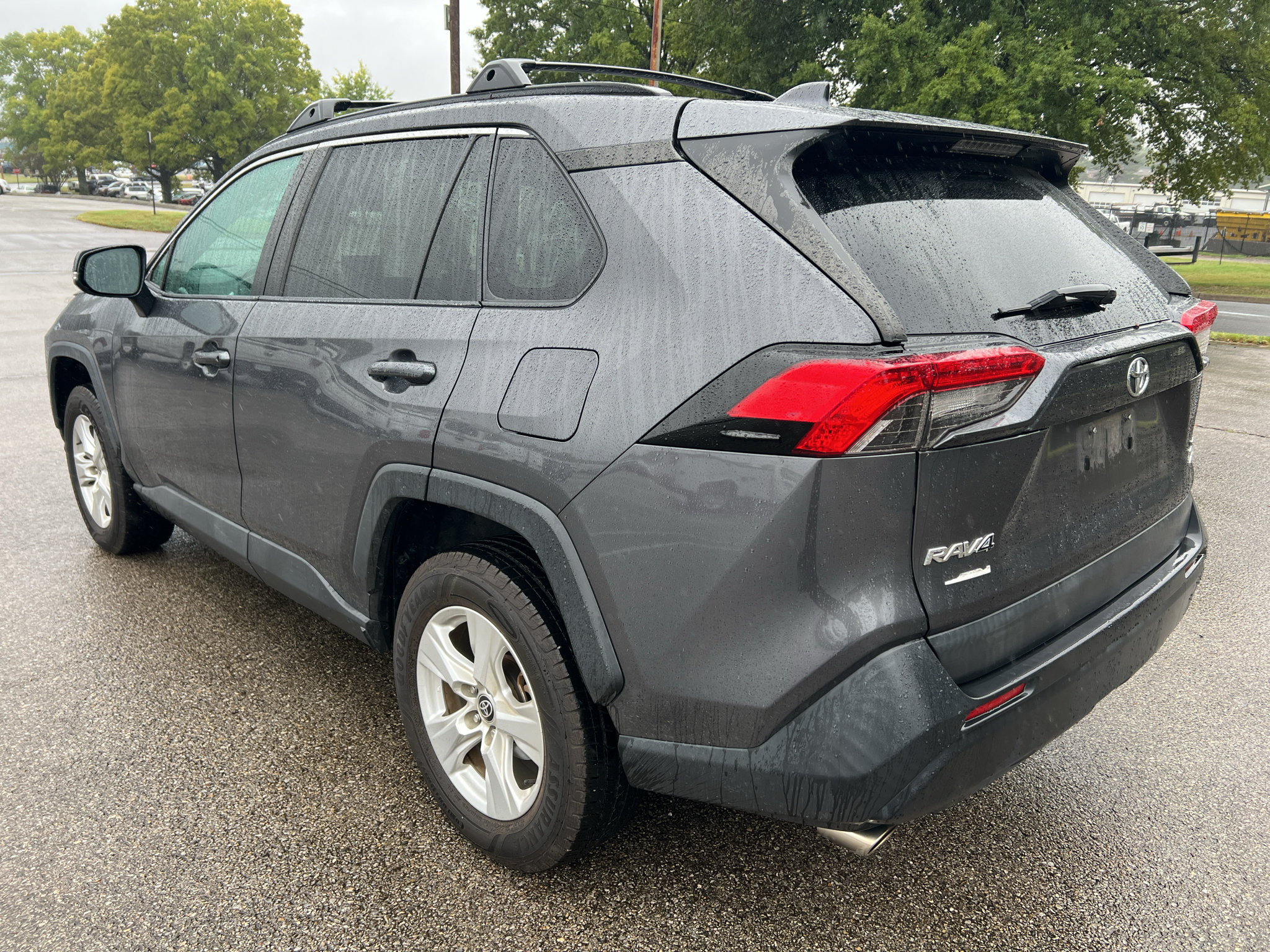 Used 2021 Toyota RAV4 XLE w/ Convenience Package AWD/4WD image 5