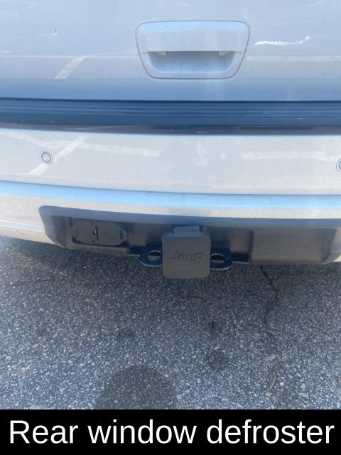 Used 2017 Jeep Grand Cherokee Altitude RWD image 19