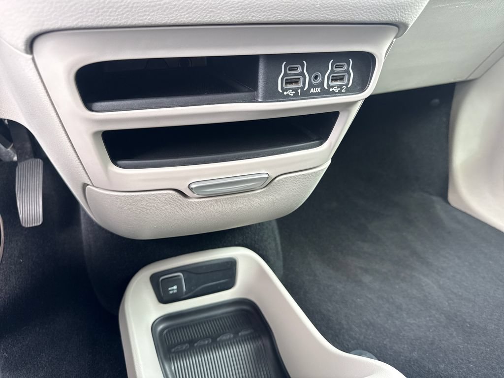 Used 2023 Chrysler Voyager LX FWD image 34