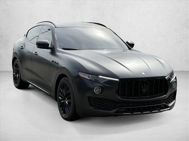 Used 2018 Maserati Levante GranLusso AWD/4WD image 3