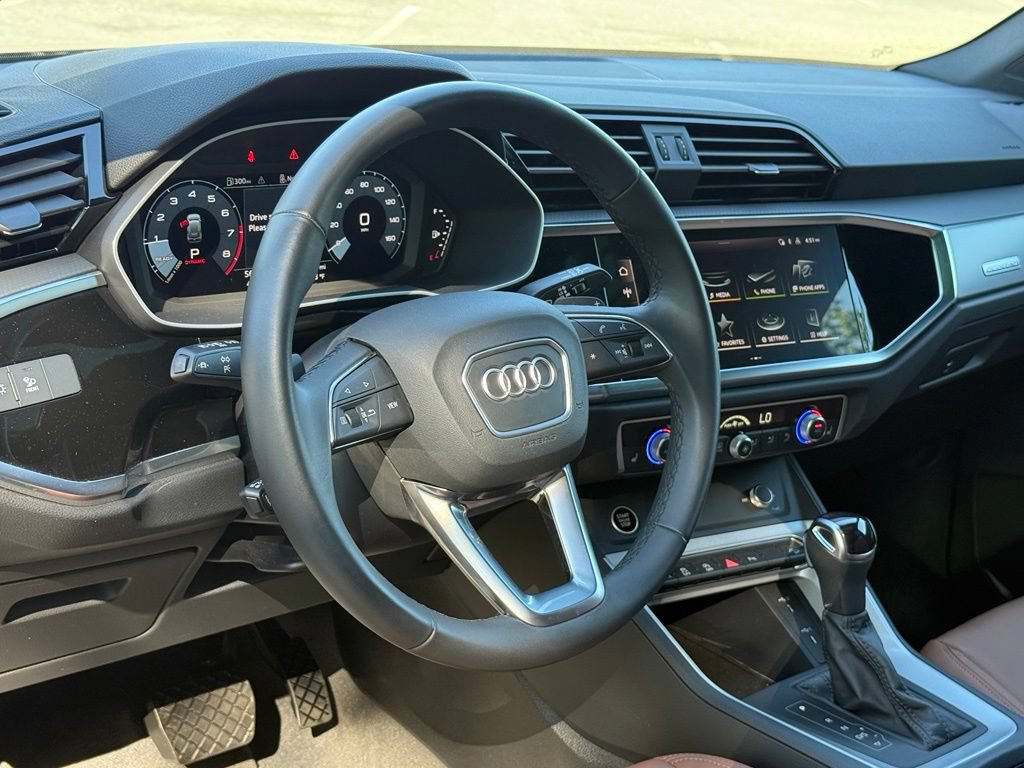Used 2023 Audi Q3 2.0T Premium w/ Convenience Package AWD/4WD image 9
