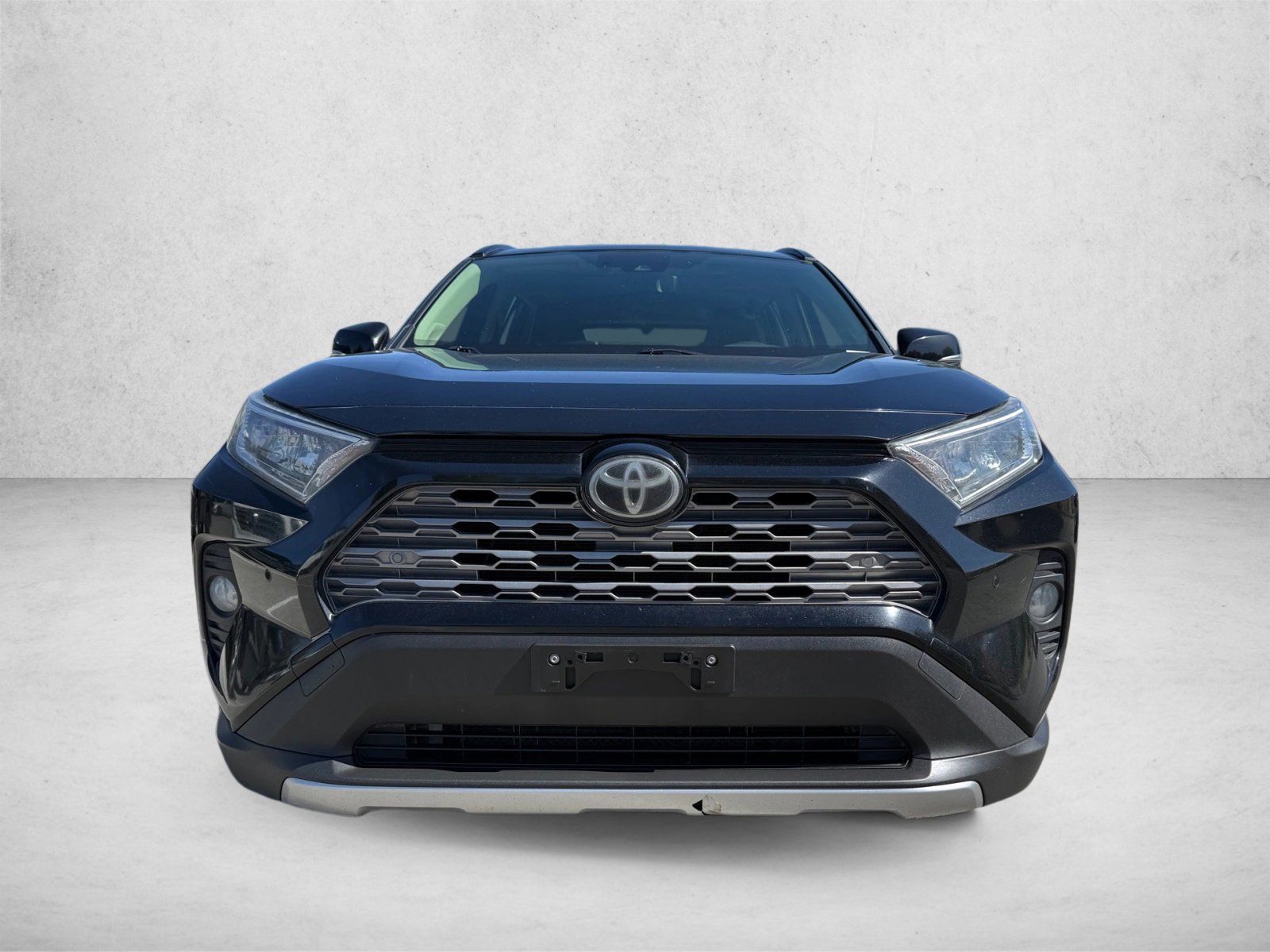 Used 2019 Toyota RAV4 Limited w/ Cold Weather Package AWD/4WD image 2